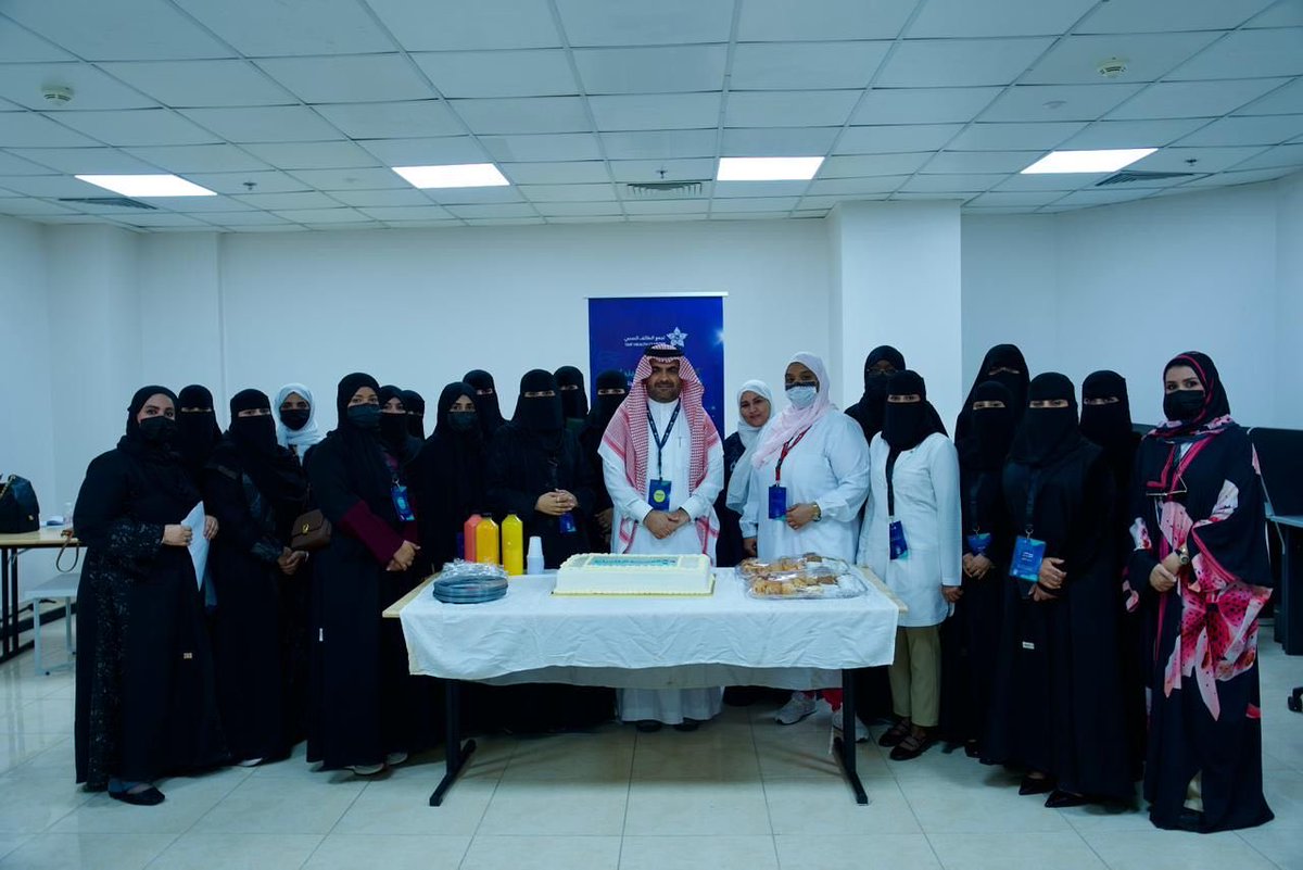 Swfahad50's tweet image. الحمد لله على التمام
تم اختتام برنامج “الممارسة الإكلينيكية المتقدمة للأخصائيين الاجتماعيين”
بتجمع الطائف الصحي ممثلًا في مسار الخدمة الاجتماعية الطبية
بالشراكة مع الشؤون الأكاديمية للتدريب والأبحاث بالتجمع
وشركة آفاق للتدريب الصحي
رحلة علمية رائدة مع كوكبة رائعة من المتدربين…