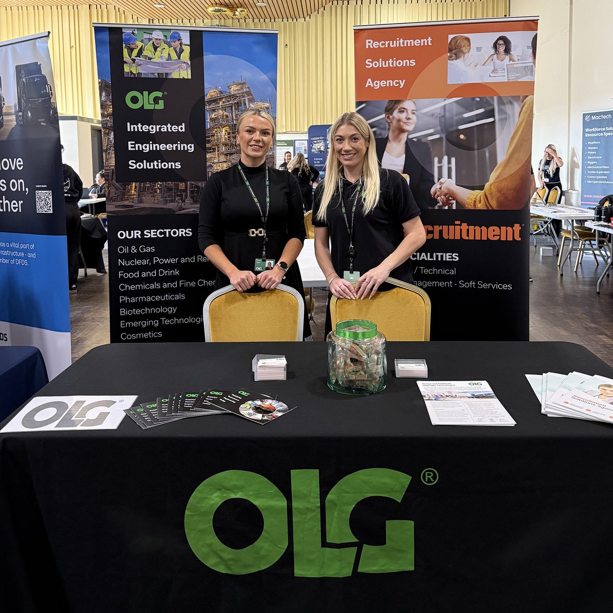 On_Line_People's tweet photo. Immingham Civic Centre's Job Fair is about to begin, and OLG Recruitment is on hand to offer support and guidance—feel free to stop by and talk with us!

#Prax #LOR #jobsfair #immingham #OurOLG https://t.co/TwmkIRklnn