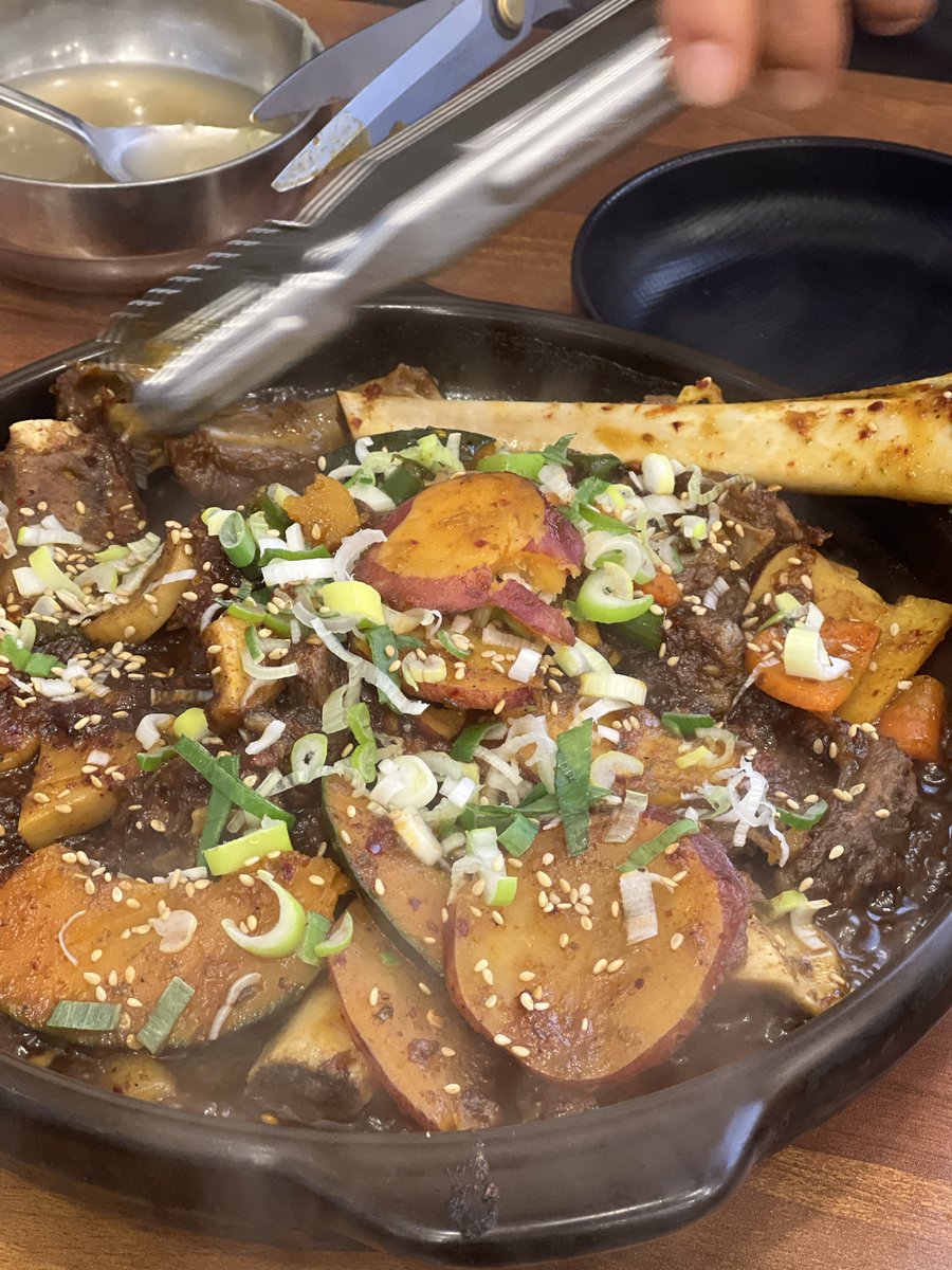 저녁은 맛있는 갈비찜 🥰

다들 저녁 맛난거 드세용