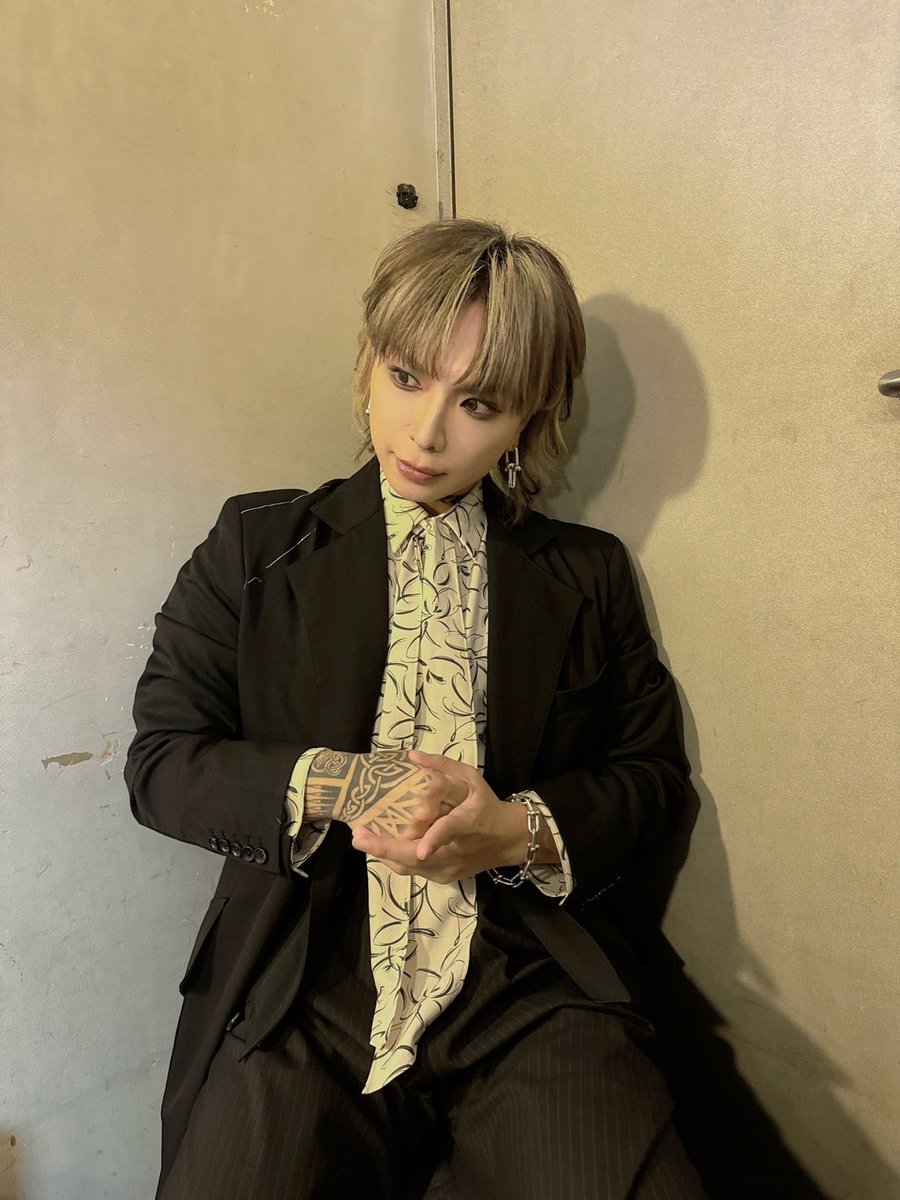 【🌇通販情報🌇】
・10月15日 「Soothing Time vol.12」二部
下北沢CLUB440公演チェキ　1,000円

本日（16日）20:00-
発売開始！
mitsu032.theshop.jp