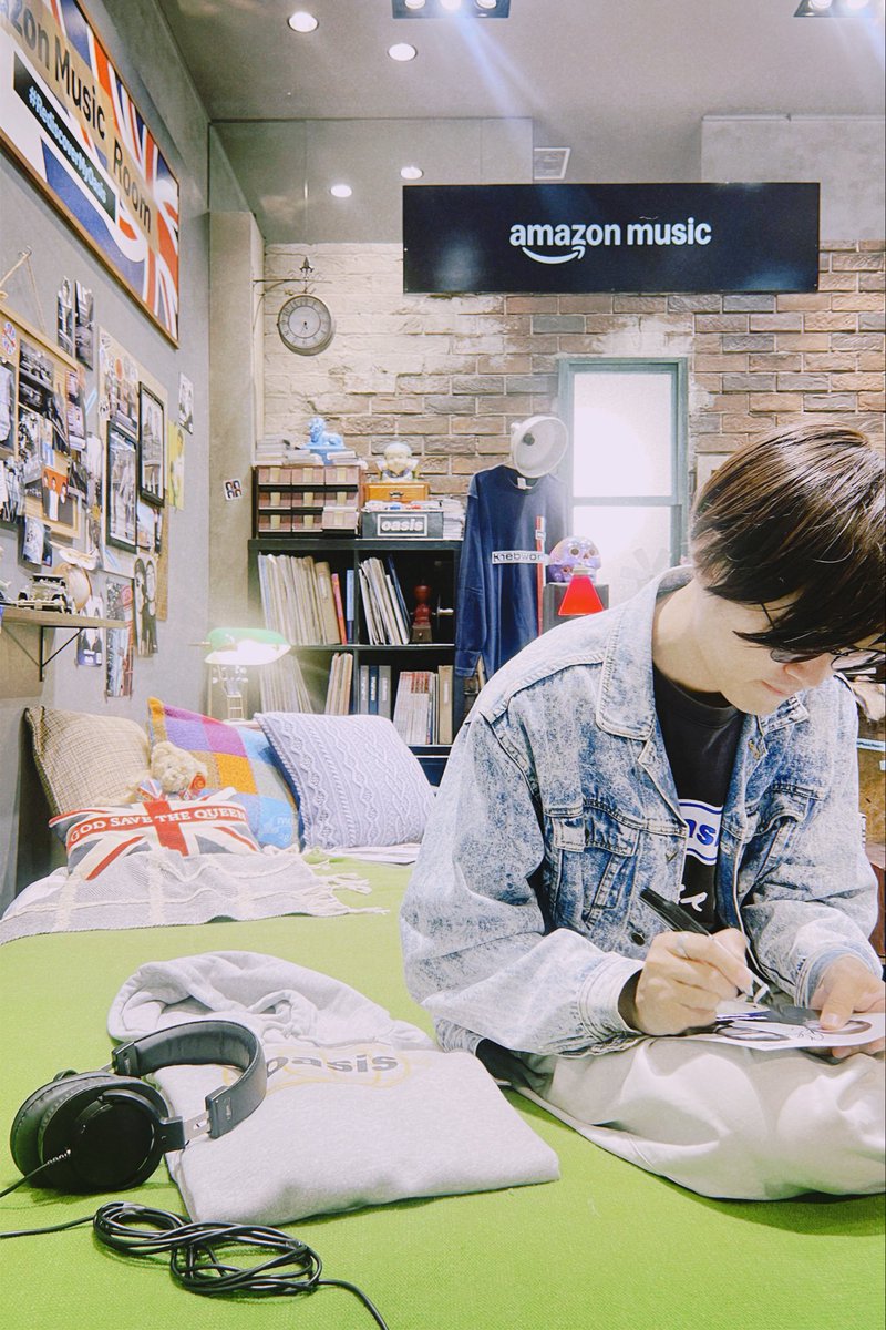 Amazon MusicのOasis pop
up storeにお邪魔してきました。
浪漫溢れる空間！ワクワクしました。みなさんもぜひ覗いてみてください！
#RediscoverMyOasis
#AmazonMusicRoom
<a href="/amazonmusicjp/">Amazon Music（アマゾンミュージック）</a>