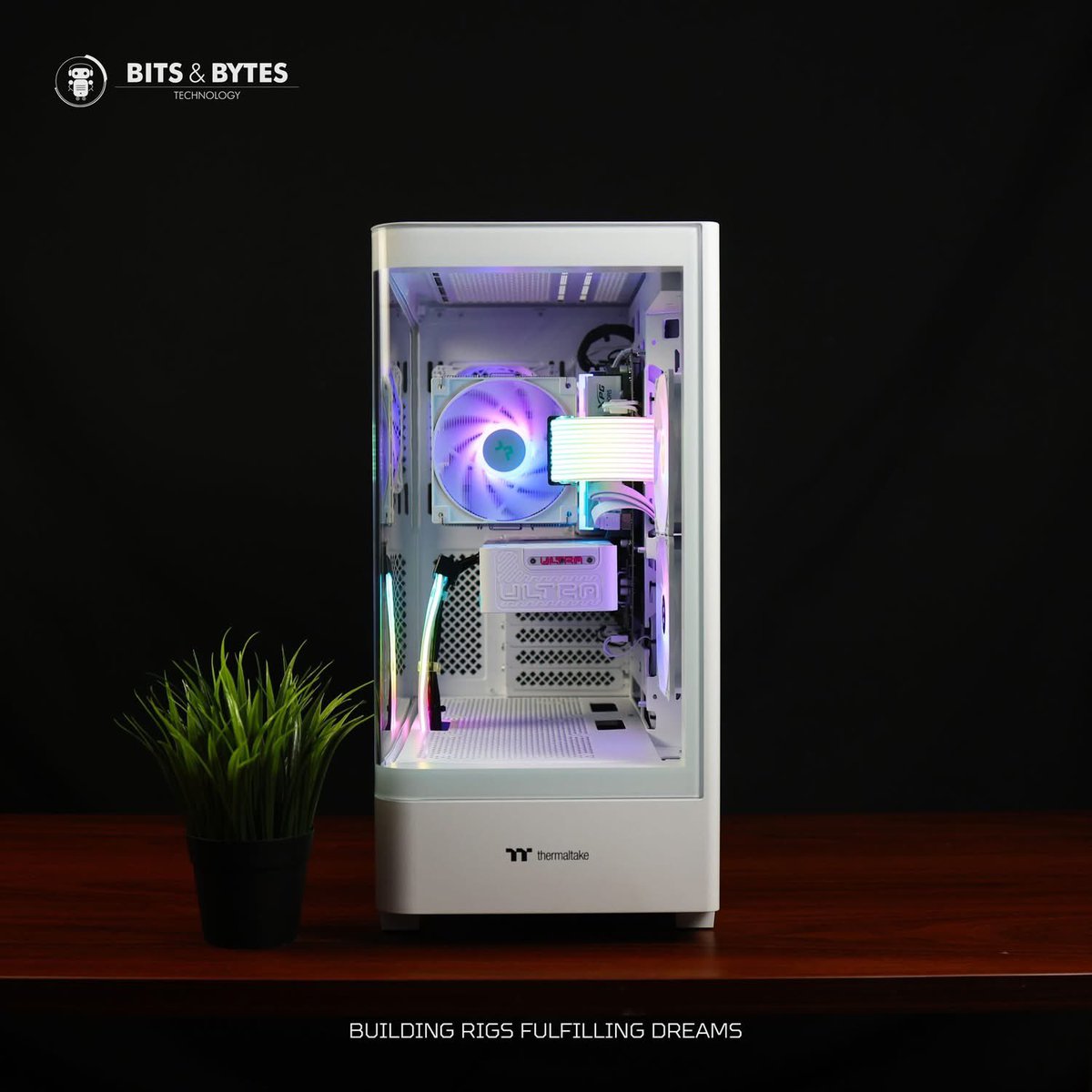 ThermaltakeJ's tweet image. View 290 TG ARGB
曲面強化ガラスパネルを採用したピラーレスデザインのミドルタワー型PCケースです!
📸 @ bitsandbytestechnology
#Thermaltake 製品が気になったらいいね👇❤️