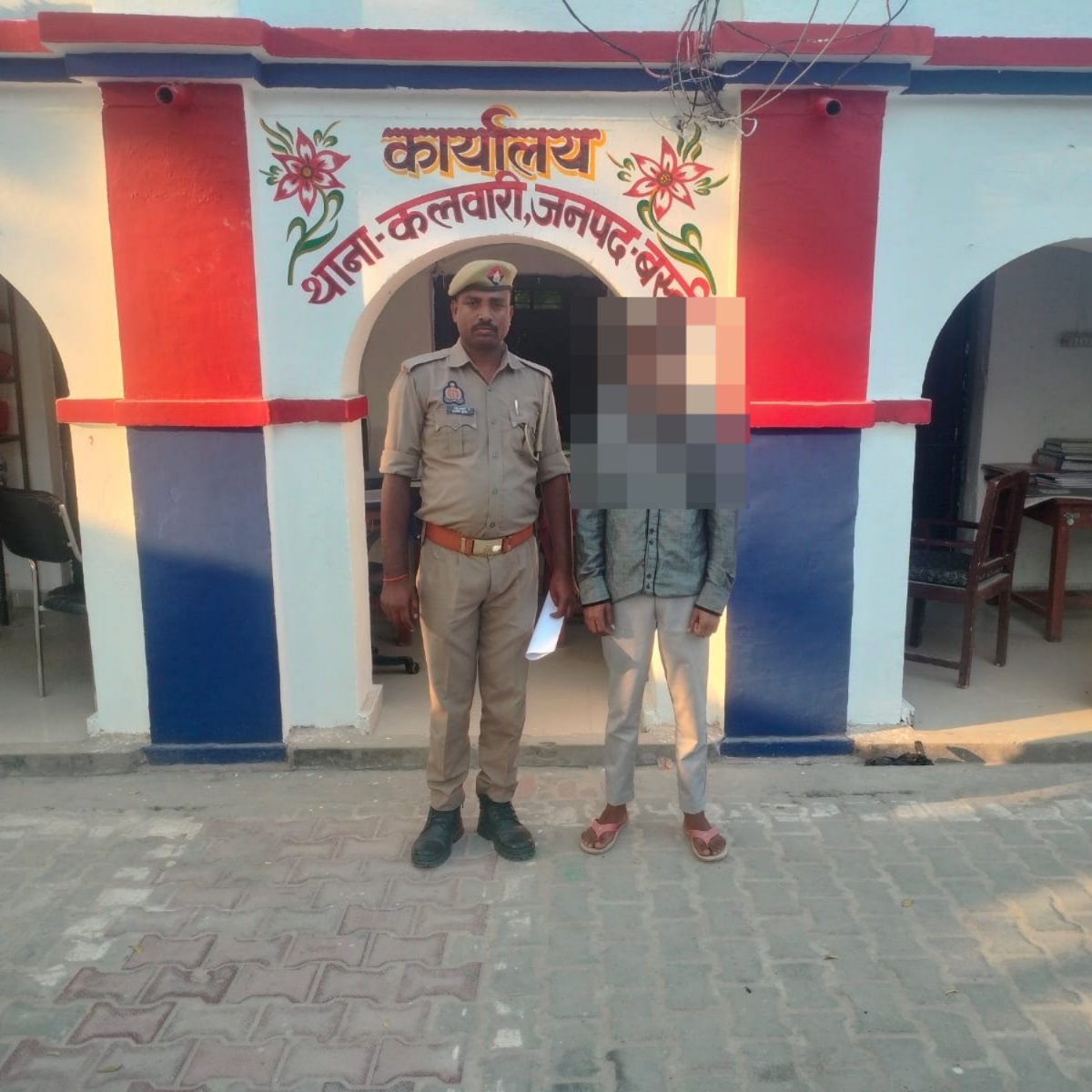 नीला रंग निकल गया ब्लड मे से 
अब नॉर्मल रंग बचा है ब्लड मे 😒

भगवान श्री राम को गाली देने वाला 
शिवम जाटव गिरफतार हो गया है 👋