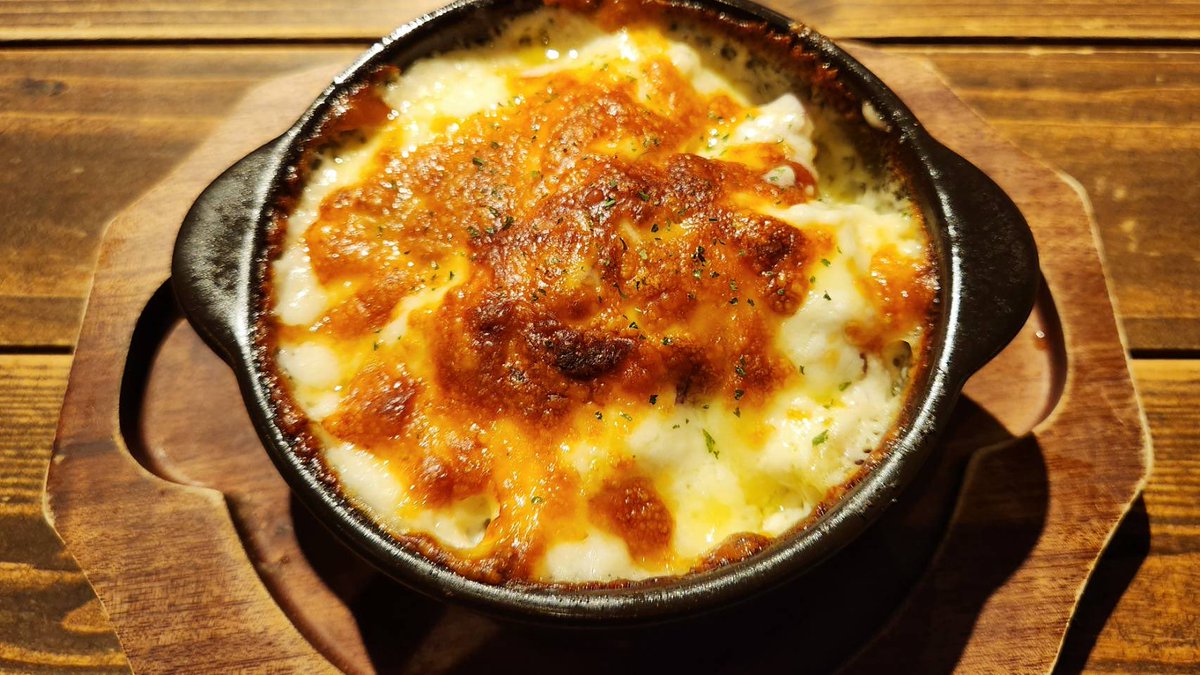 トリハピオープンです🙌

今日は、たすちゃん まこです！

今週の一品🍠
「さつまいものクリームグラタン」990円

お待ちしております🙋