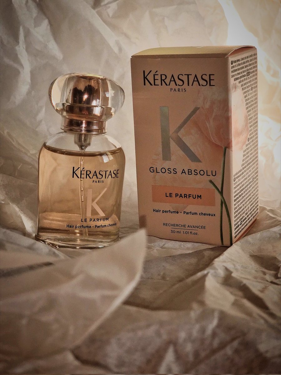 [Werbung/Produkttest]
✨ Mein Haar glänzt und duftet himmlisch mit Kérastase Gloss Absolu Hairmist.
Ein Hauch von Luxus – jeden Tag 💖
<a href="/HomeTesterID/">Home Tester Club ID</a> <a href="/KerastaseDE/">KérastaseDeutschland</a> 
#Kerastase #GlossAbsolu #Hairmist #LuxuryHaircare #ShinyHair #HairGoals #hometestclub #Produkttest