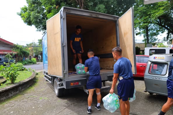 Philippine_Navy's tweet image. RELIEF OPS | @navforsol sends BRP Agta on Relief Mission to Storm-Stricken Masbate
👉🏽facebook.com/share/p/1EeAYz…
#ProtectingtheSeasSecuringOurFuture
#ModernandMultiCapablePHNavy
#OneAFPOnePhilippines
#StrongAFPStrongPhilippine
