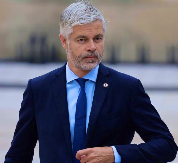 🔴💸 ALERTE : Les Républicains annoncent qu’ils ne censureront définitivement pas Lecornu.

"LR ne va pas censurer le gouvernement face à l'intérêt supérieur de la nation." (BFM)

Ça s’appelle de la haute trahison.