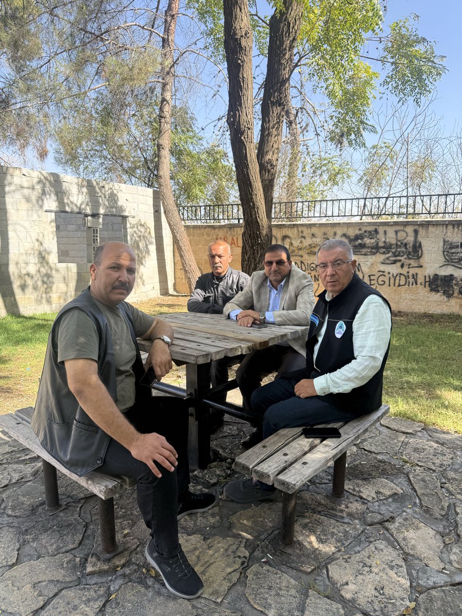 Temizlik birimi olarak,müdürümüz,koordinatörümüz ve bölge şefleriyle beraber mahalle muhtarımızı ziyaret edip çalışmaları yerinde inceledik.Muhtarımızın  talep ve isteklerini dinledik.Tertemiz bir Eyyübiye için durmadan çalışmaya devam ediyoruz. 
📍Kendirci