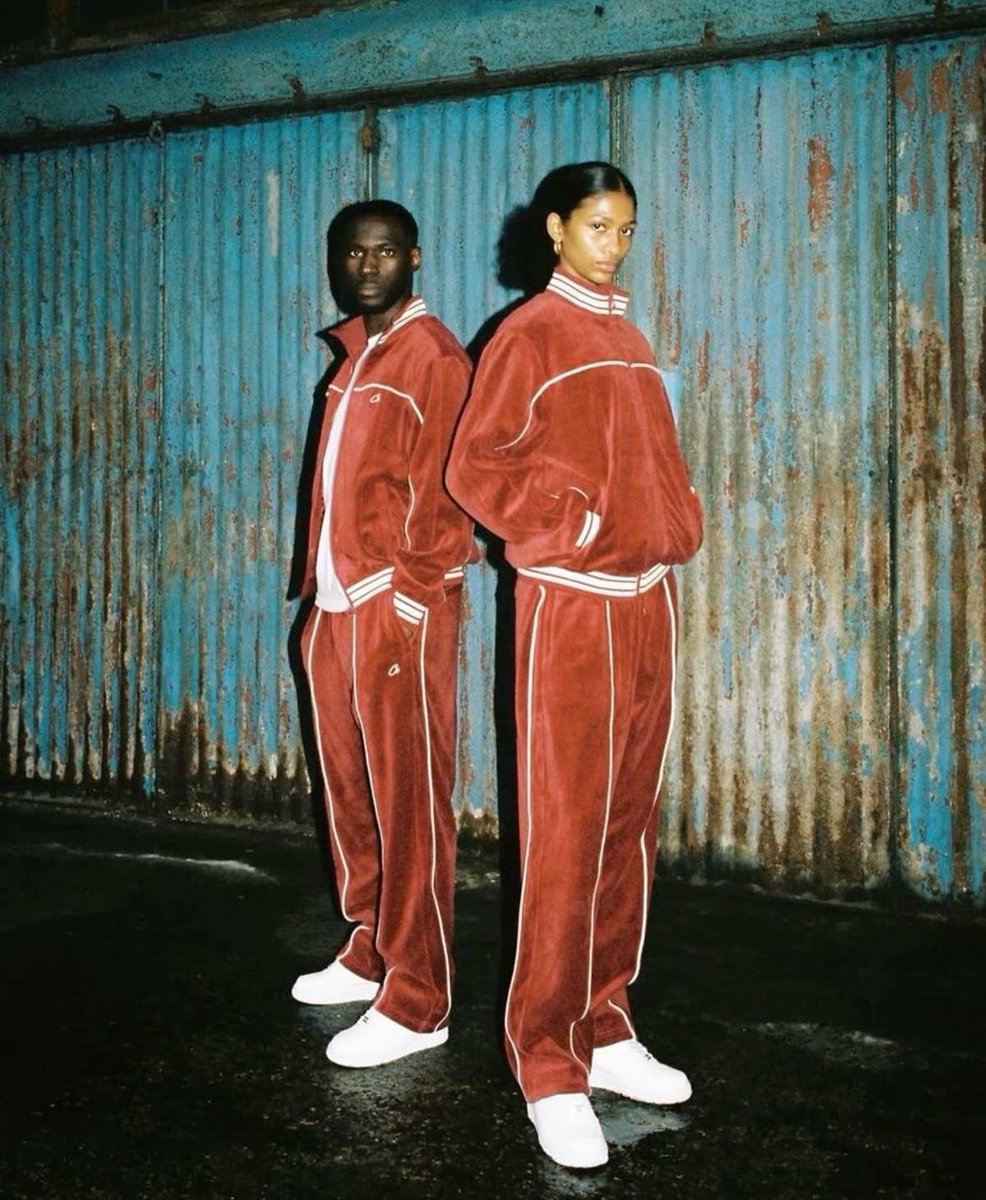 JamesOlamiposi's tweet image. Quality Velour complete Outfits available in colors and sizes 💯💯