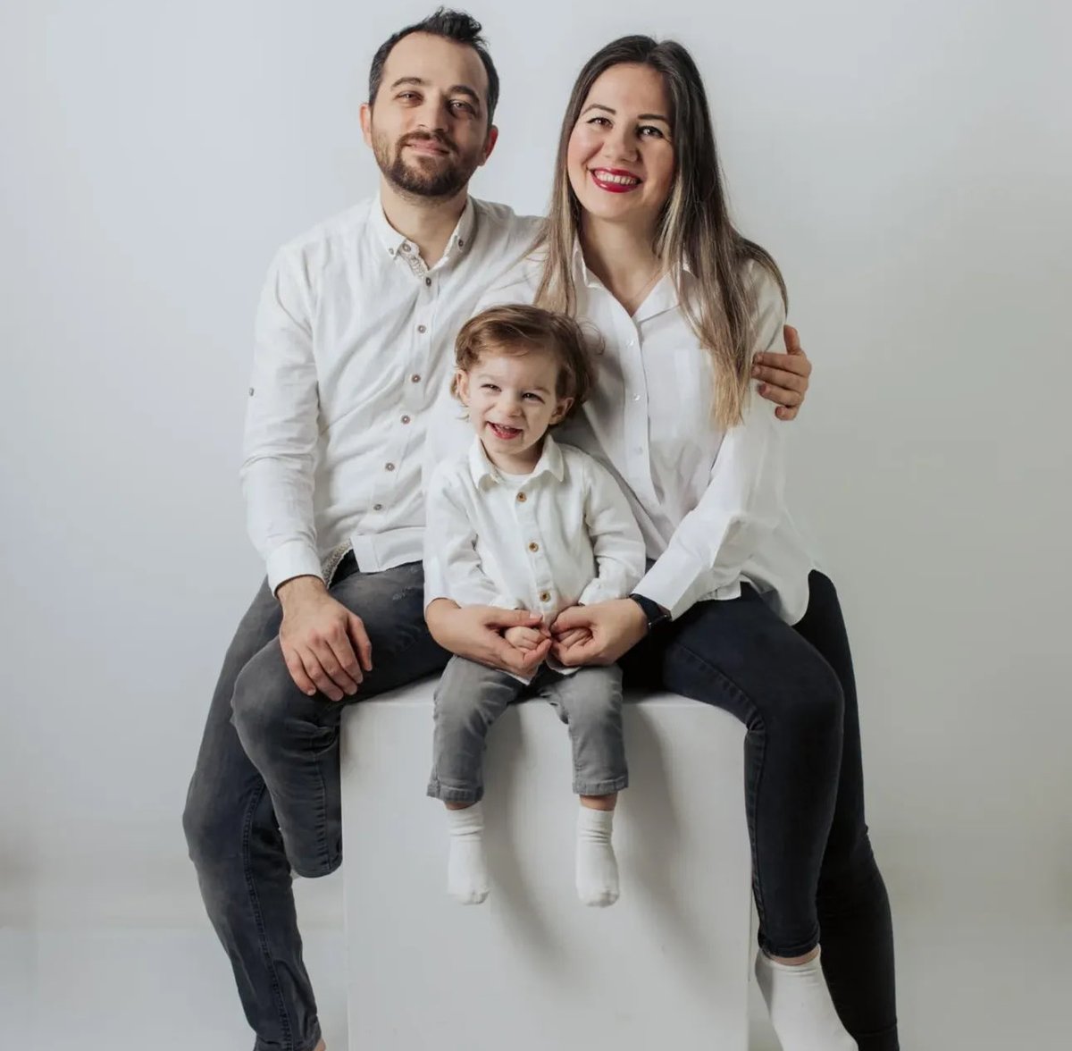 Uras Ege’nin tedavisi için 2.9M$ gibi büyük bir miktara ihtiyacı var. Kas hastası bu minik evladımız. Kendileri hakkında detaylı malumat edindim.
instagram.com/p/DP1zMa8jeFW/…
En yüksek bağış yapan ilk 20 hayırsevere özel teşekkür edeceğim. İnstagram’dan dekontlarınızı bana msj olarak