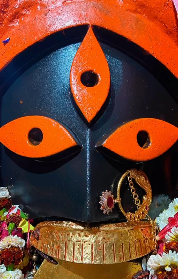Maa Tara’s eyes see beyond illusion.