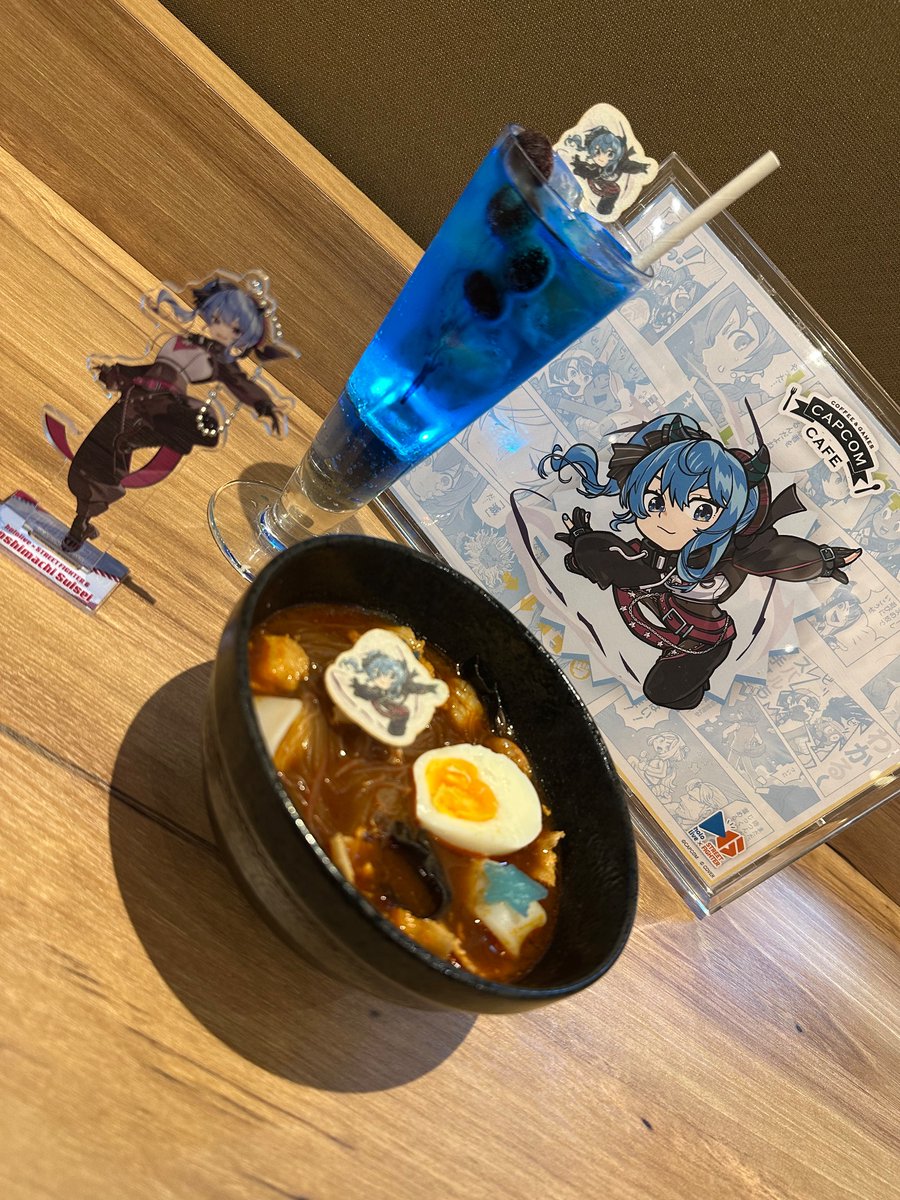 カプコンカフェのスト6×ホロライブコラボめちゃ良かった☺️
ドリンク光ってるのしゅごかった…
あと麻辣湯が普通に美味しかった😋

あとアクスタ汚れる危険が怖スンギ🥺🥺🥺