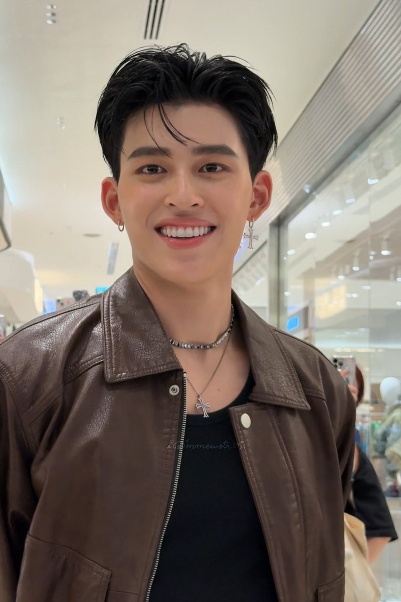 mbw2721's tweet image. เติมบ้อกแบ้กกก🐶

PONDPHUWIN WITH APM MONACO

#APMMonaco
#APMMonacoTH
#ppnaravit @ppnaravit