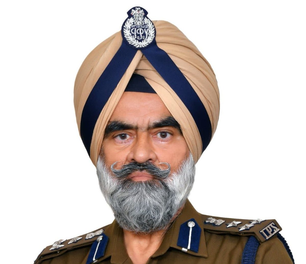 garrywalia_'s tweet image. ब्रेकिंग : पंजाब में बड़ा एक्शन सीबीआई ने DIG हरचरण भुल्लर को किया गिरफ्तार .