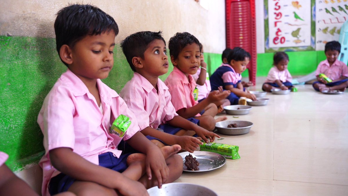 Food is more than nourishment, it’s a fundamental right.
Good nutrition in early years builds the foundation for lifelong health and learning.
Let’s work towards a future where every child eats healthy and no one goes hungry.
#WorldFoodDay #ZeroHunger #VHAI