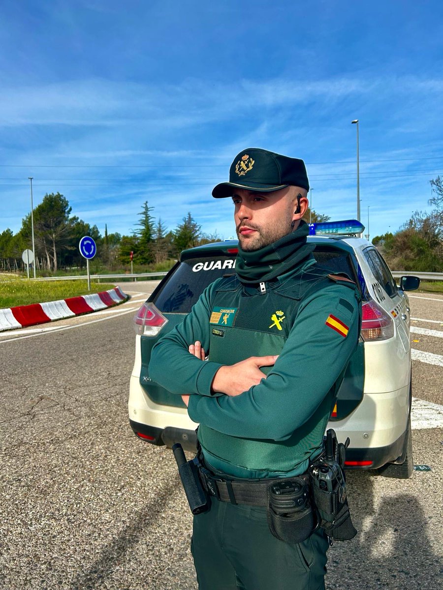 En caso de emergencia llame al teléfono ☎️112 o 062, operativos las 24 horas del día. 
Contacta también si dispones de información de interés para la seguridad ciudadana.
#SeguridadCiudadana