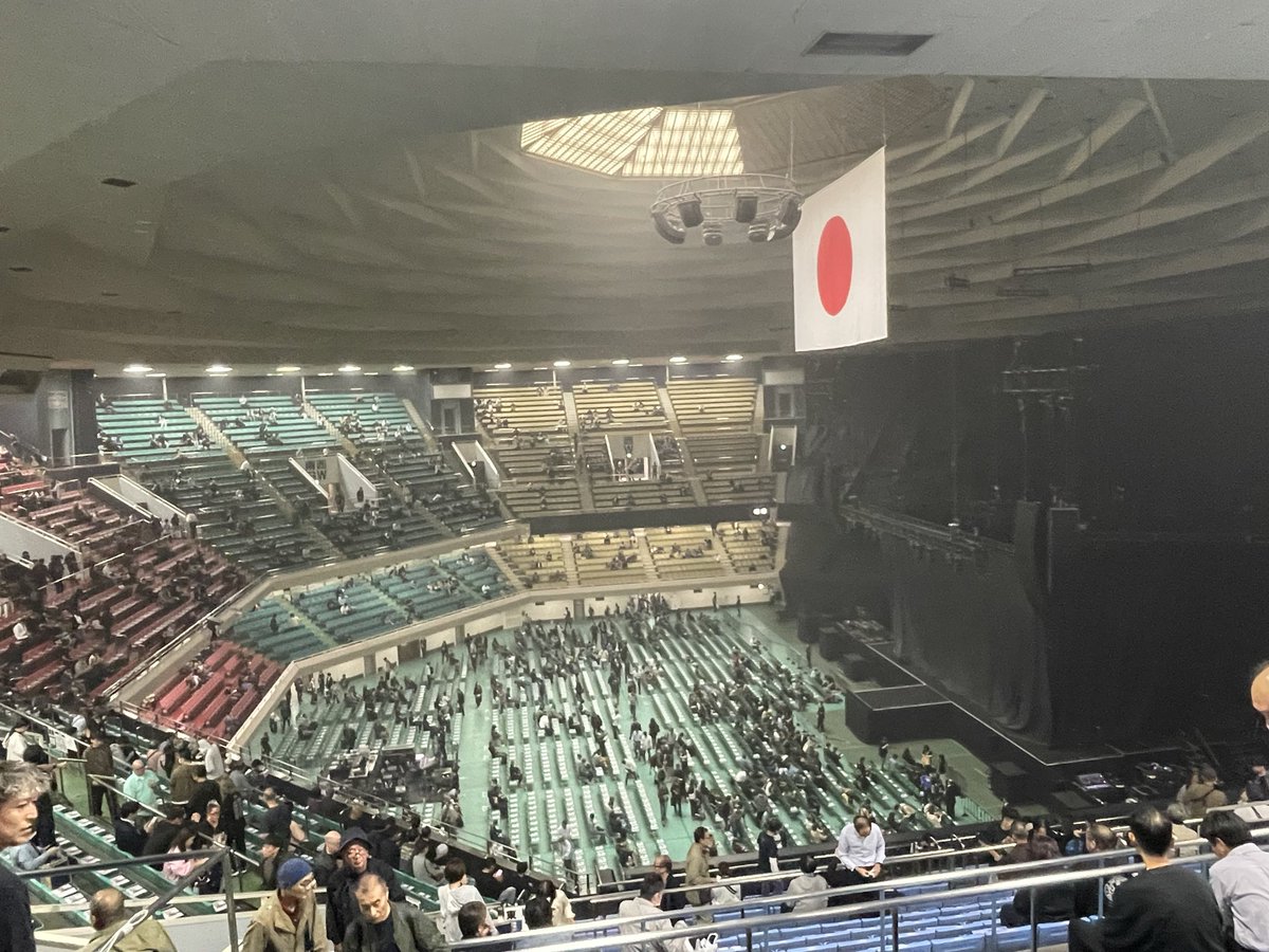suga_mac's tweet photo. 初武道館！
ナイトレンジャー！

#NightRanger
#Don’t tell me you love me https://t.co/GYSCcUygZB
