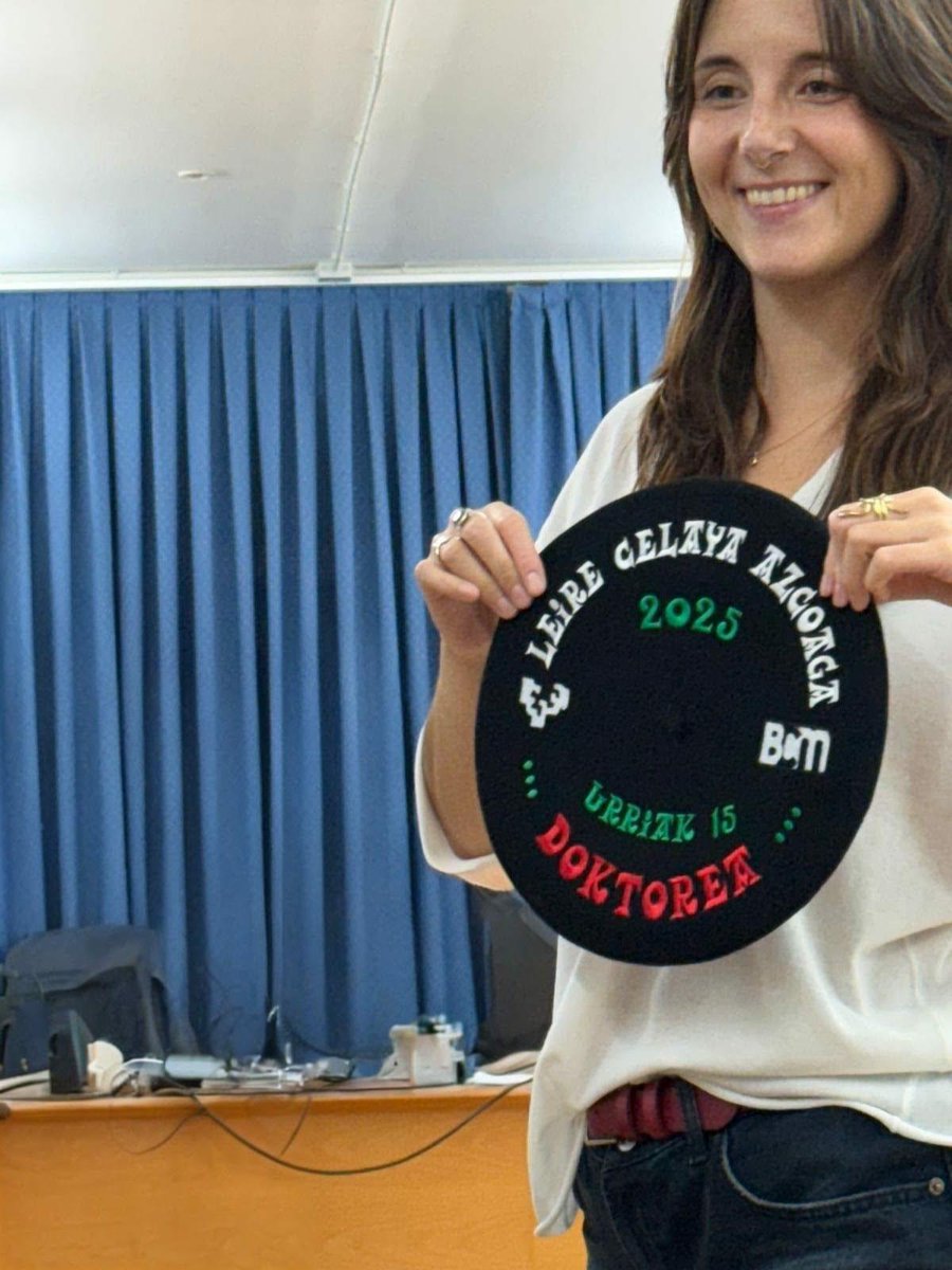 BCMaterials's tweet photo. Congratulations, Leire Celaya Azcoaga for your brilliant PhD defense; "Biomolecule-based porous zirconium metal-organic materials: Structure–property relationships". Also congratulations to her thesis directors, Óscar Castillo @ztf_fct and Roberto Fernández #BCMaterials. https://t.co/XRUbm91r3m