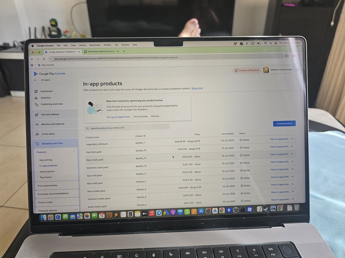 Сегодня думаю ну я ж директор, останусь дома, поиграю. Ну и чем я дома занимаюсь ? А ?... правильно работаю блять ...