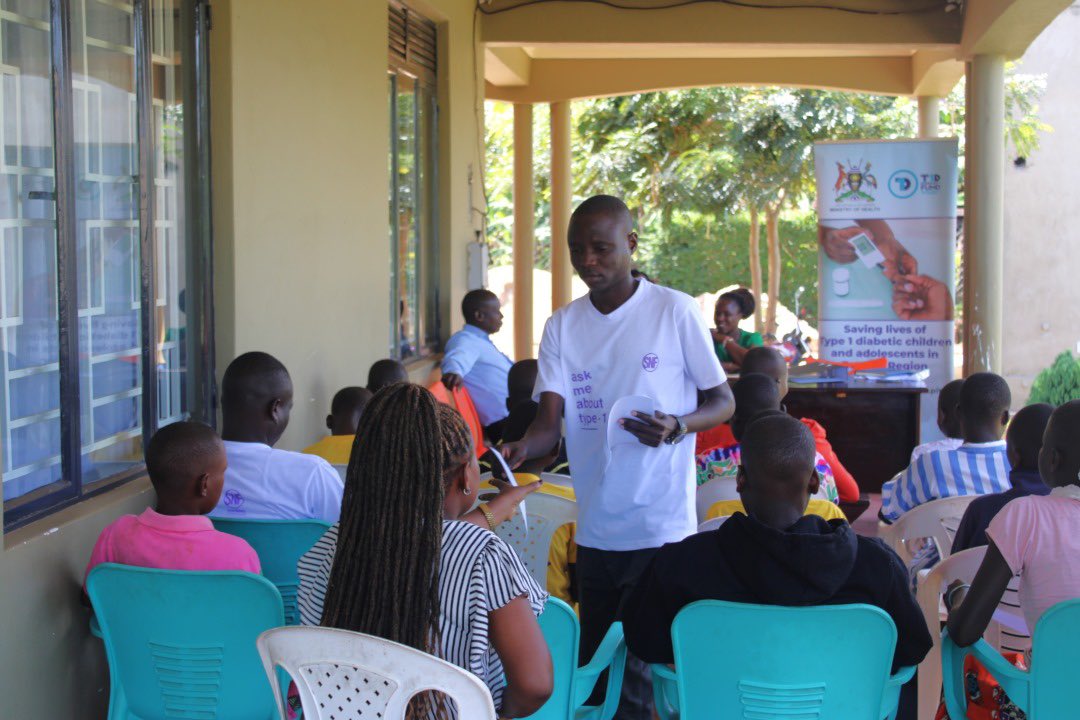 OrgBachi's tweet photo. Type 1 Diabetes doesn't just affect the body—it affects the mind, too. 🧠
That's why BACHI is supporting  JHHR and Kabukye Trust to boost adolescent mental health on clinic days! 
1/2 https://t.co/R2HIQDJuMq