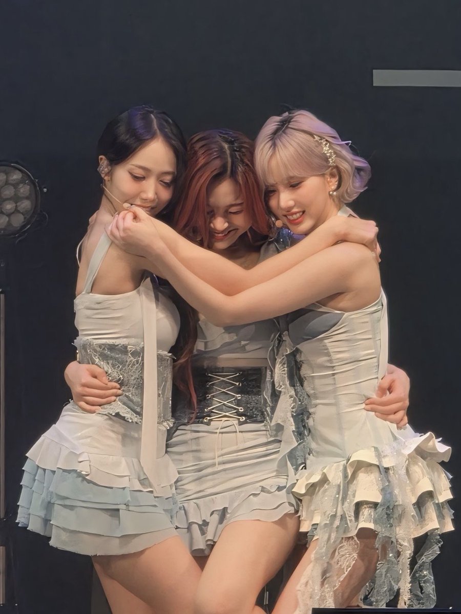 3人がわちゃわちゃしているのを永遠に見ていたいです🥺𝓑𝓘𝓖𝓛𝓞𝓥𝓔🫶❤️