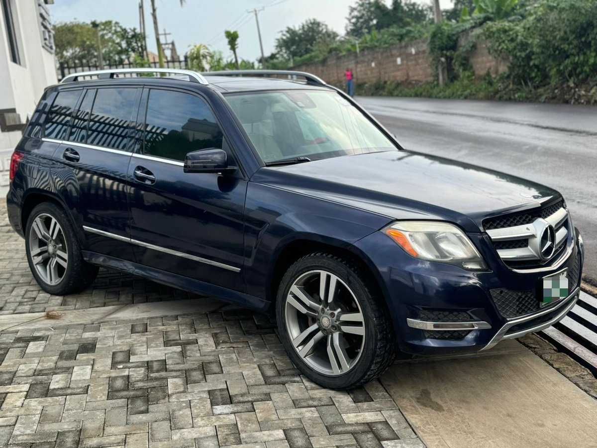 NEATLY NIGERIA USED MERCEDES BENZ GLK350 2015 MODEL.
FULL OPTION WITH PANORAMIC ROOF
14,000,000
07032328559