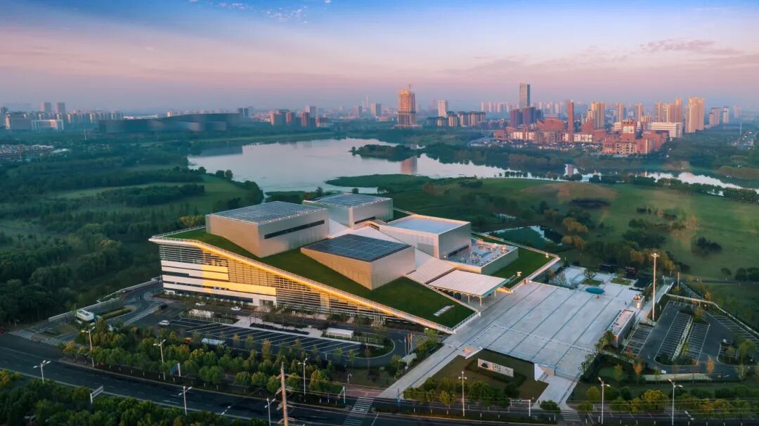 HefeiChina's tweet photo. Hefei National High-Tech Industry Development Zone β #Hefei's innovation powerhouse β is home to over 84,000 enterprises and leading industries including advanced energy storage and new-energy vehicles. βοΈπ #MadeInHefei #HefeiInnovation https://t.co/SgLZIVYDhJ