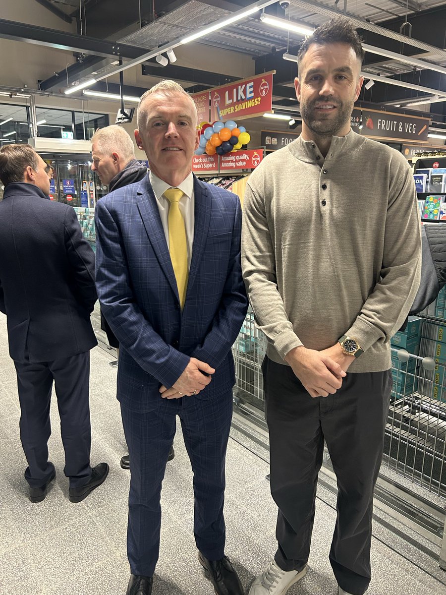 SenRobGallagher's tweet image. Delighted to meet up this morning with our own Colin Breslin, Managing Director of @aldi_ireland and Irish rugby legend @conormurray9 at the official opening of the new Aldi store in Monaghan town.
Best of luck to all the staff at the store!