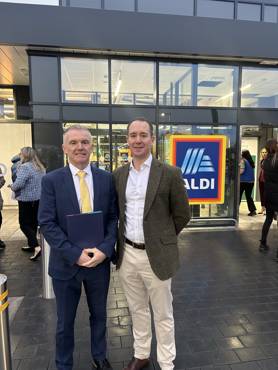 SenRobGallagher's tweet image. Delighted to meet up this morning with our own Colin Breslin, Managing Director of @aldi_ireland and Irish rugby legend @conormurray9 at the official opening of the new Aldi store in Monaghan town.
Best of luck to all the staff at the store!