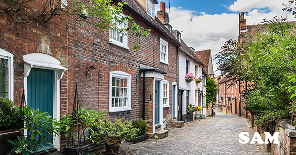 House Prices Set Record Highs Across Buckinghamshire.  

Bucks +1.2% YoY
MK +5.8% YoY
Slough +3.2% YoY

Beaconsfield is now 5.5 times more costly than Oakridge.

samconveyancing.co.uk/news/housing-m…

#Buckinghamshire #PropertyPrices #HousingMarket