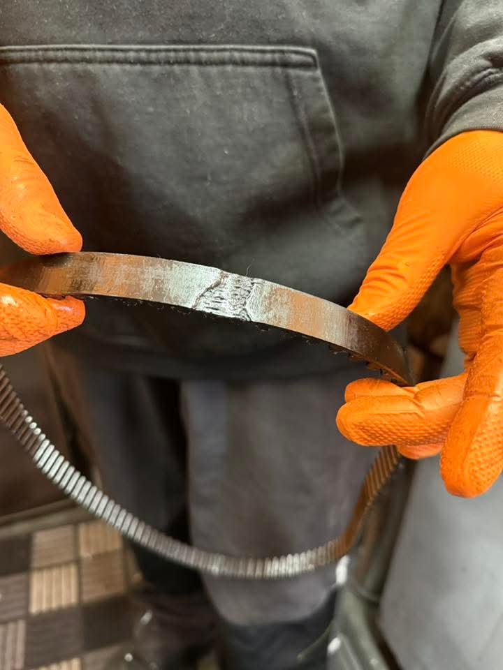 Customer dropped their car off for a wetbelt replacement. Just in the nick of time to by the look of it! For those that are interested its a 2018 Peugeot 2008 1.2 Puretech with 61k on the clock. #wetbeltwoes