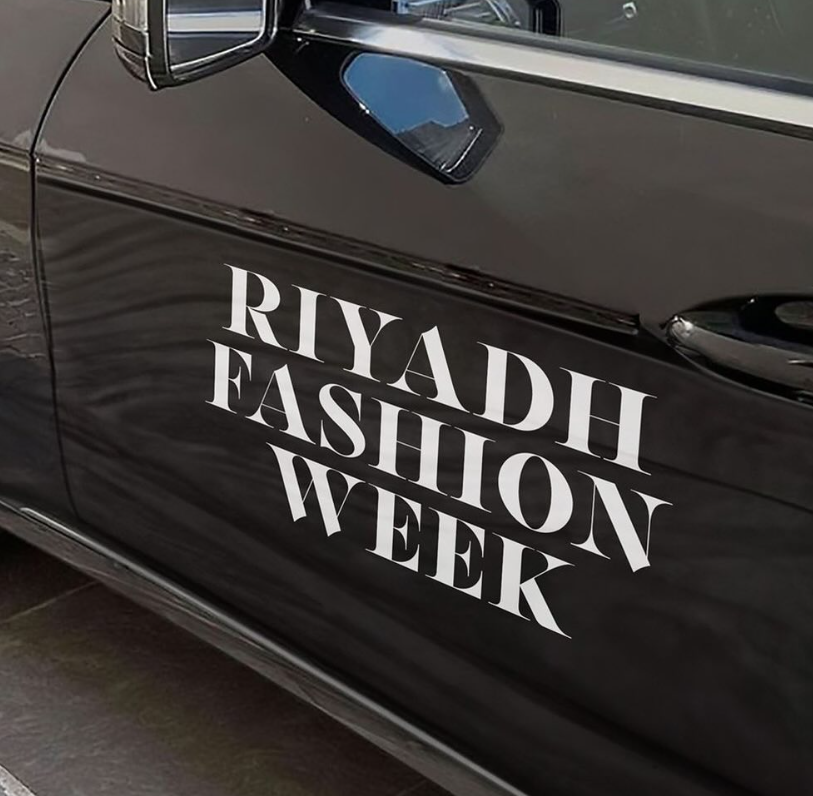 WejdanalmalkiF's tweet photo. اليوم هو اليوم الأول لأسبوع الأزياء في الرياض ✨
المصممين اليوم بفئة الأزيـاء الراقية:

1- تيما عابد 
2- عدنان أكبر 
3- أتيلييه حكايات
4- فنون التراث X فيفيان ويستوود
-
مين أكثر عرض متحمسين له؟ https://t.co/joiRsBzjiV