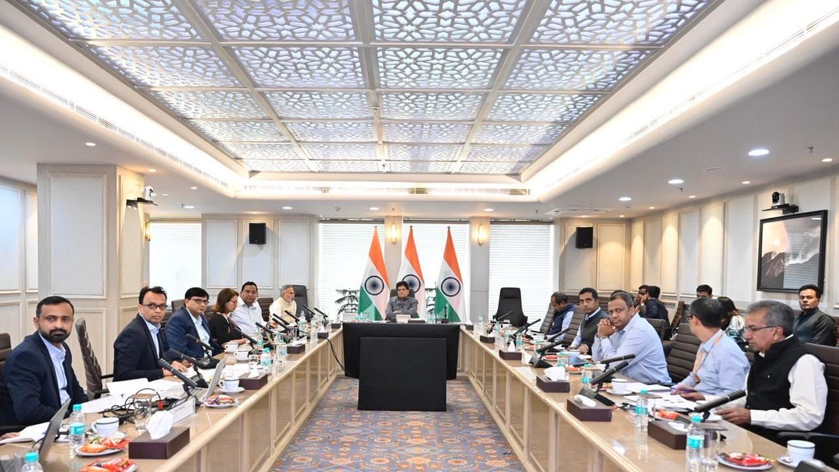 PiyushGoyal's tweet image. Held a review meeting on @ONDC_Official and @DigiHaat_ with key stakeholders.
Discussed strategies for ONDC 2.0, aimed at making e-commerce more accessible, inclusive, and beneficial for both consumers and sellers across India.
As Diwali approaches, I encourage everyone to…