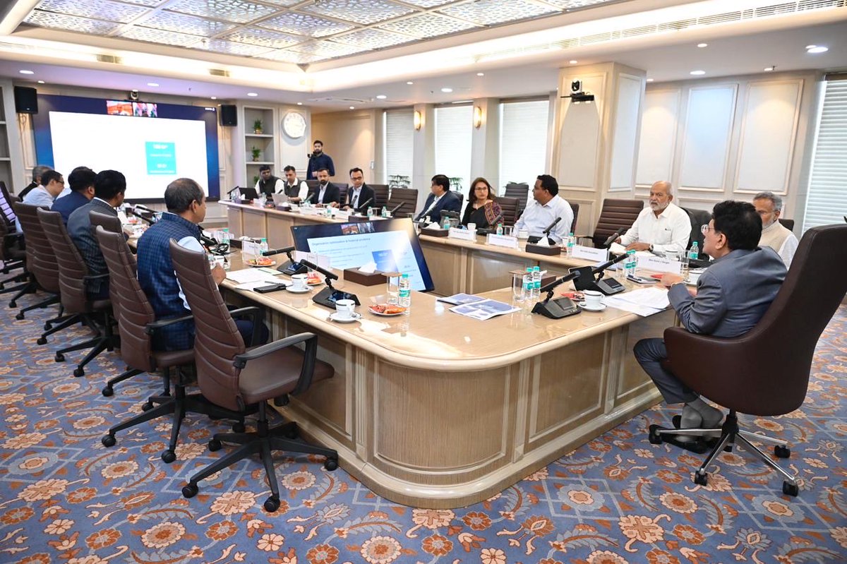 PiyushGoyal's tweet image. Held a review meeting on @ONDC_Official and @DigiHaat_ with key stakeholders.
Discussed strategies for ONDC 2.0, aimed at making e-commerce more accessible, inclusive, and beneficial for both consumers and sellers across India.
As Diwali approaches, I encourage everyone to…