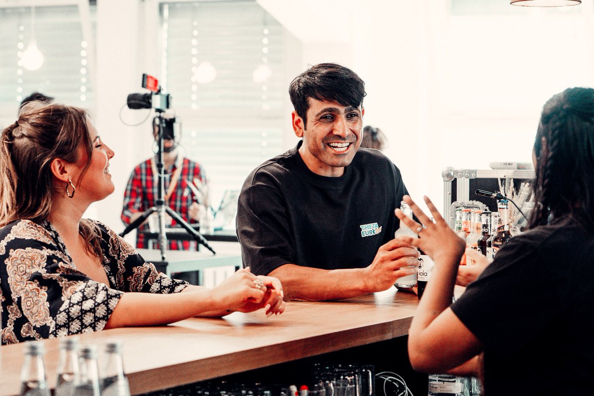 ThetaEuroCon's tweet image. 📸 Some more pics from #ThetaEuroCon!
What an amazing community — the energy, the builders, the vibes! 🙌 💙

$THETA $TFUEL #Web3 #AI @Theta_Network