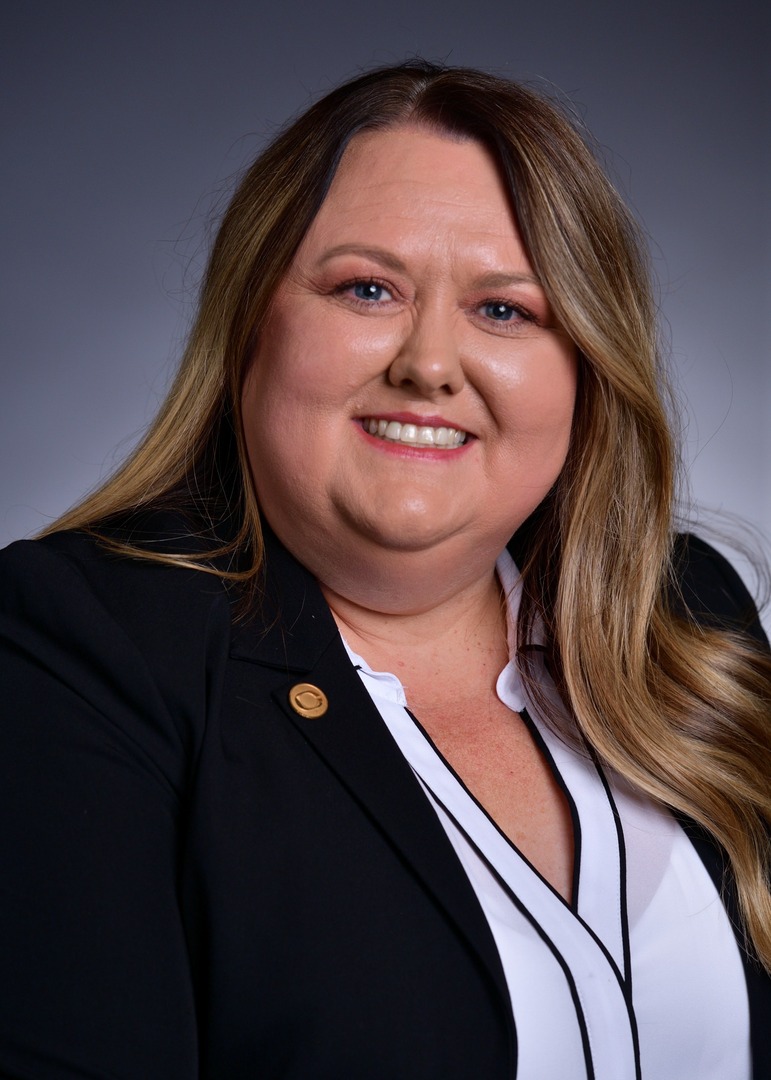 🎉 Join us in congratulating Kristy Napier on her promotion to Assistant Vice President, Retail Banking Officer! 
Here's to your continued success, Kristy! We can't wait to see the amazing things you will accomplish next! 💼👏