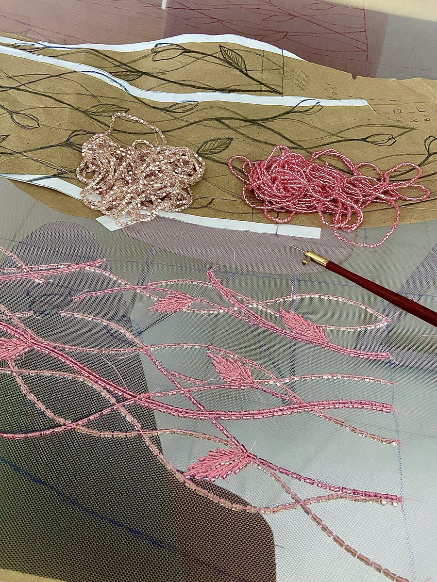 _isabelaMAC's tweet image. Sometimes illustrations for books and editorial projects, sometimes illustrations for embroidery in stoneware...💕