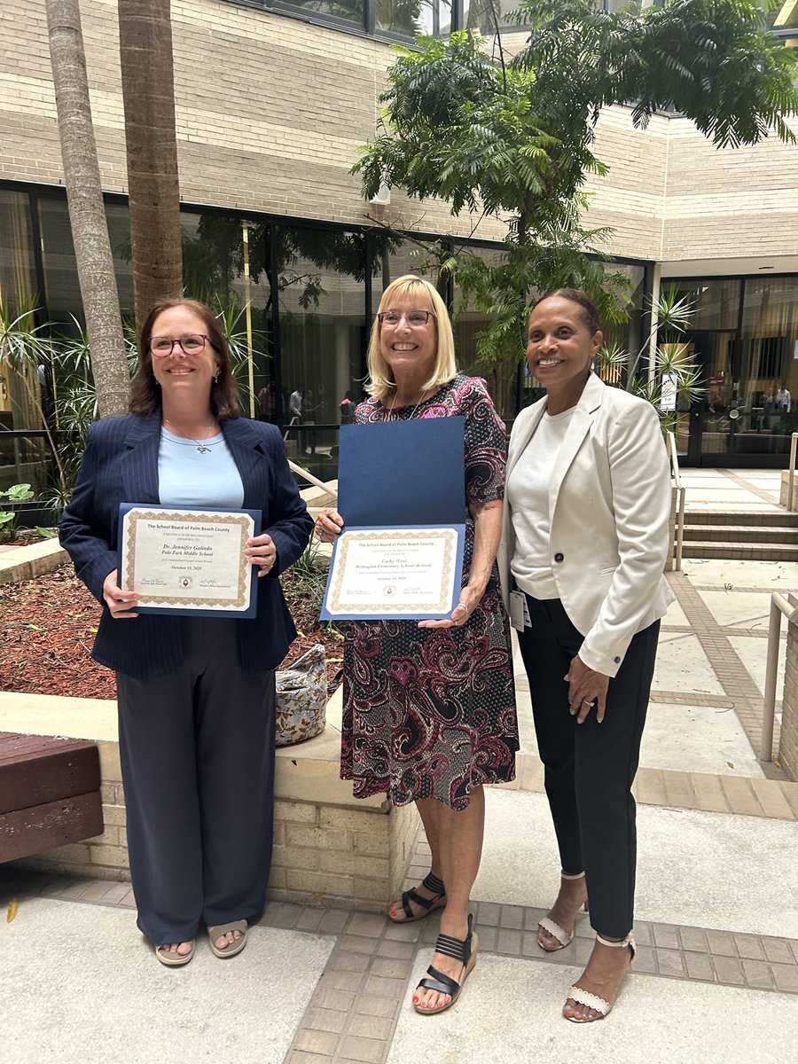 LibraryCurrent's tweet image. So proud to celebrate EMA winners  Jennifer Galindo (Polo Park Middle) - 2025 Outstanding Principal and Cathy West (Wellington Elementary) - 2025 Outstanding Elementary Media Service Award! #LoveMyLibraryPBCSD @NoRowEdu @ssunshne