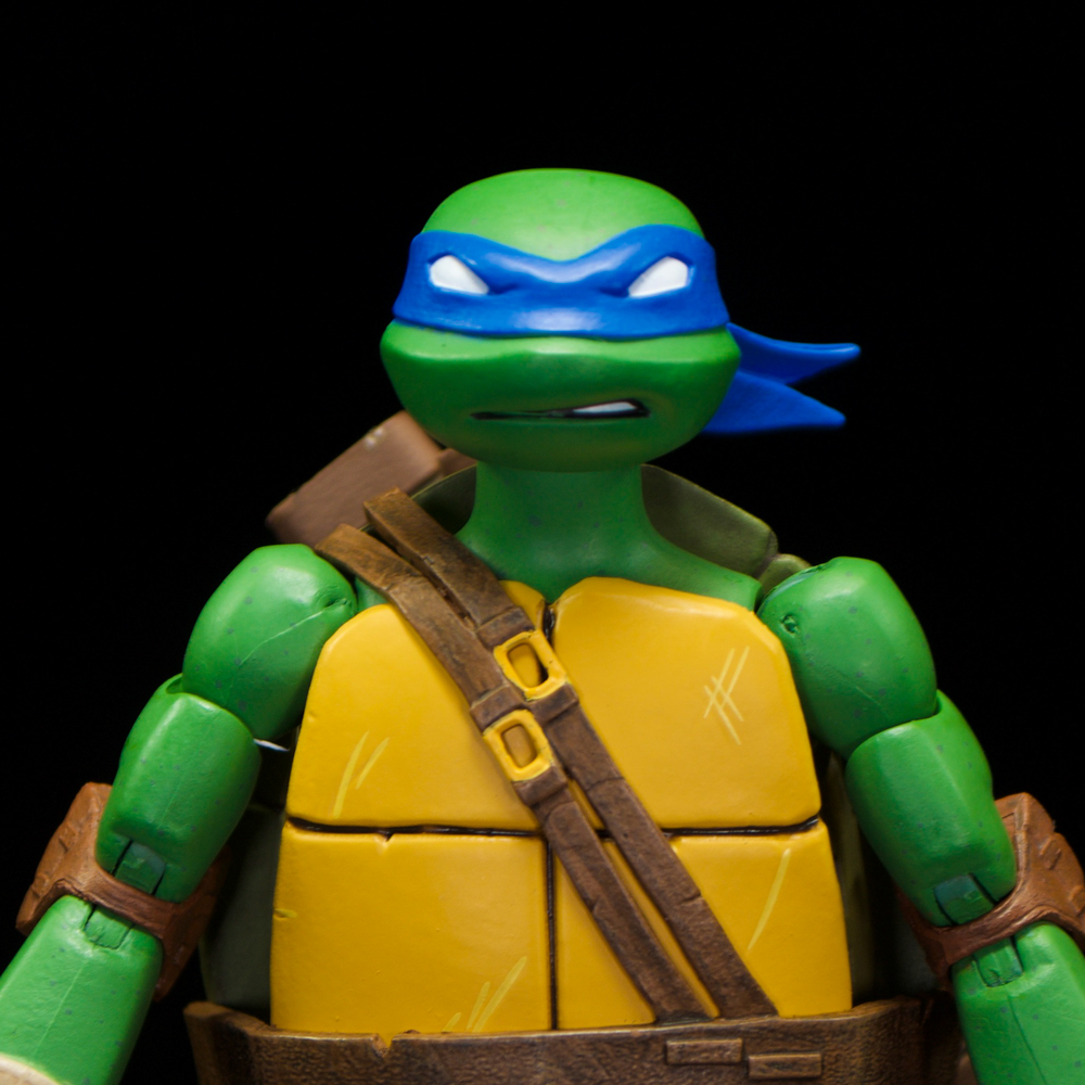 VeebsToys's tweet photo. Ah, the #TMNT leader is final Turtle in my looks at the new #2012TMNT from @NECA_TOYS. Your boy blue #Leonardo is another great figure, and cements the fact that, right out of the gate, this line is already the definitive 2012 series in plastic form. https://t.co/U6CGf61WKq