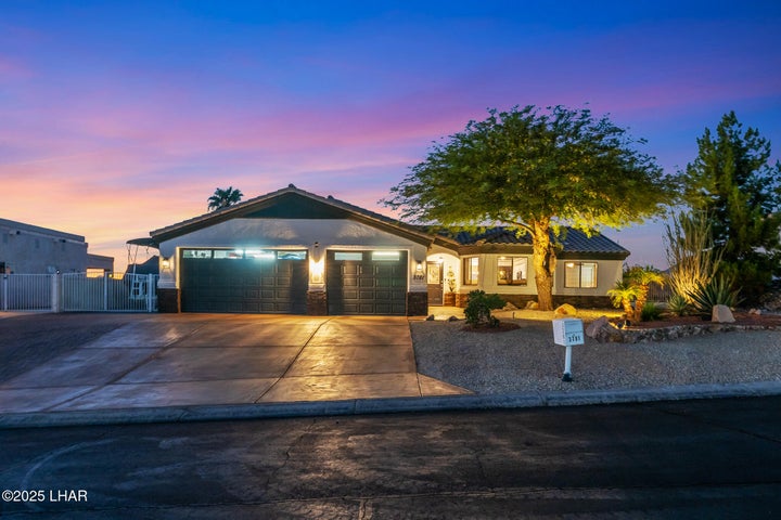 lafig's tweet photo. 📣TODAY'S LISTINGS... 13 all NEW residential, condo, land and commercial listings posted in the last 24 hours. 👏 Pics below.

https://t.co/ooRZWDZ9EP

Call me 928-855-9781

#havasurealestate #havasurealtor #havasurealtors #buyhavasu #lisaturner #selmanandassoc https://t.co/ZCyNlusBiZ