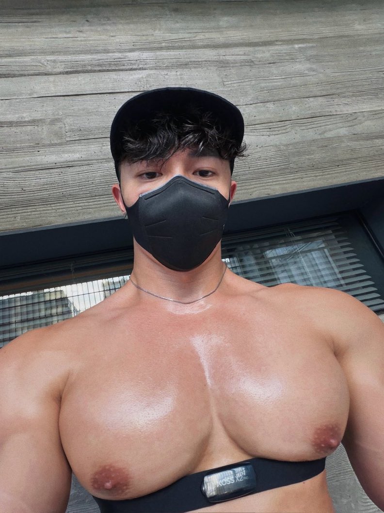 Big Chests (@chestsbig) on Twitter photo 