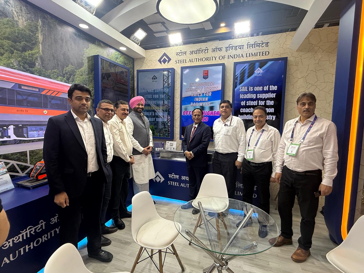 SAILsteel's tweet photo. Shri Ravneet Singh, Hon'ble Union Minister of State for Railways visited SAIL stall at IREE exhibition, Pragati Maidan, New Delhi, today

#SAIL #IREE2025 #SteelForIndia #IndianRailways #InnovationInSteel #PragatiMaidan #MakeInIndia #SteelAuthority #SAIL #SteelIndia #SteelMinistry https://t.co/tbPBxvSQZd