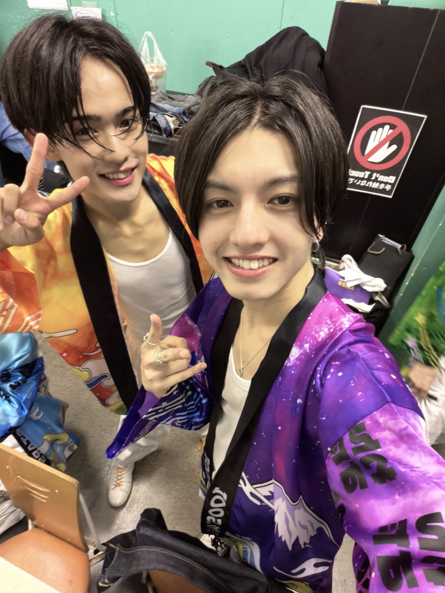 ASOVIVA!!
一緒にアツいLIVEを作ってくれたみんなありがとう‼️

最高のイベントでした！👊
GA-HA-さんとWE CAN DO IT!!を一緒に歌わせてもらえて感無量ですぞ…🎤

忘れてたつもりは無いけど改めてアツい気持ちや初心を思い出せる1日になった！幕張メッセ前がASOVIVA!!でよかった！🔥