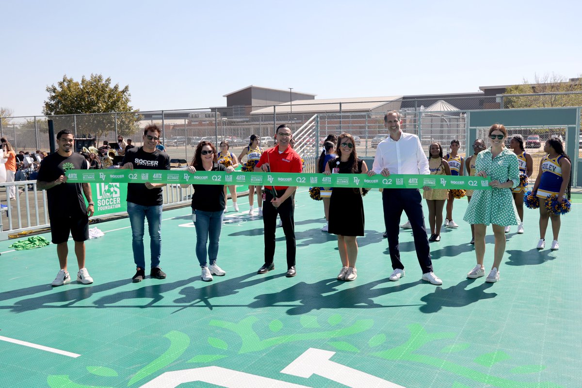 ⚽🎉 Exciting news! Dailey Middle School now has a brand-new soccer mini-pitch thanks to <a href="/AustinFC/">Austin FC</a> <a href="/4ATXFoundation/">4ATX Foundation</a>, <a href="/SoccerAssistATX/">Soccer Assist ATX</a>, &amp; <a href="/Q2_Software/">Q2</a>. Students &amp; community can enjoy this safe, fun space!

Read more 👉bit.ly/48sNByx
