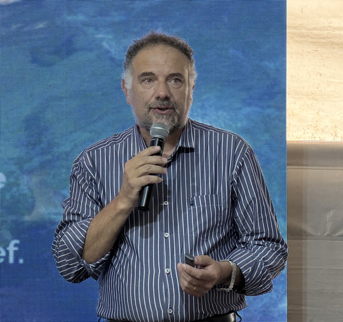 “Oportunidades y Retos para Posicionar a la Carne Argentina como Libre de Deforestación en el Mercado de la Unión Europea” fue la disertación del Dr. Gerardo Leotta (Consorcio de Exportadores de Carnes Argentinas) y el 
Ing. Agr. Adrián Bifaretti (IPCVA) en la jornada a campo del