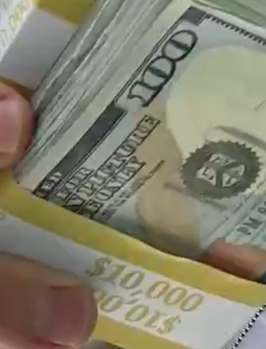 <a href="/chooserich/">Nick O’Neill</a> Imagine trying to flex with fake money. 🤣