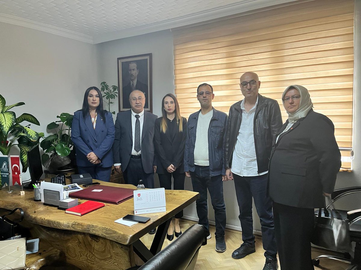 15 Ekim Dünya Beyaz Baston Körler Güvenlik Günü nedeniyle Derneğimizi ziyarete gelen Yeniden Refah Partisi Çankaya İlçe Kadın Kolları Başkanı Sayın Özlem Bulut ve yönetimi ile Parti Genel Başkan Yardımcısı Sayın Davut Konakcı'yı Derneğimizde ağırladık.