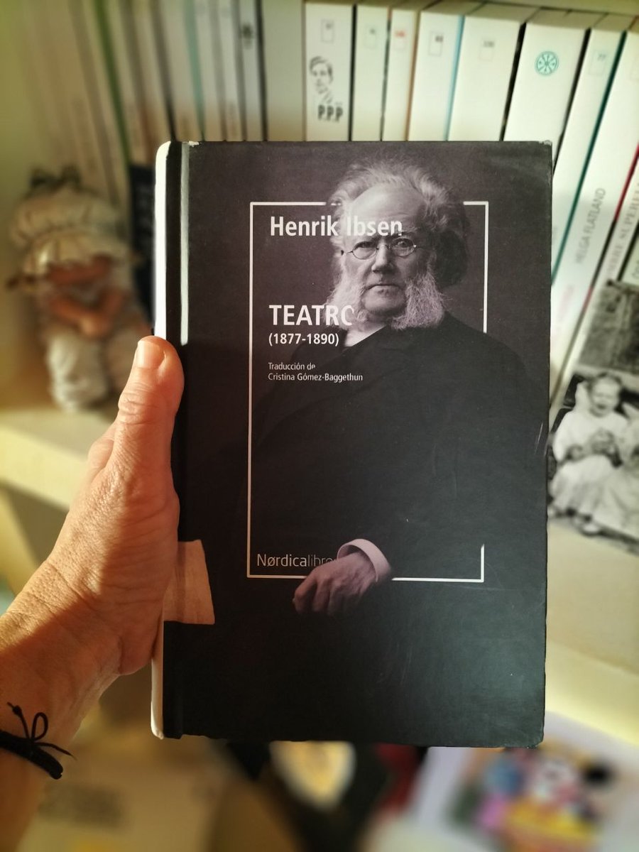 Un imprescindible, un autor que disecciona la mente humana 👏🏻👏🏻👏🏻

<a href="/Nordica_Libros/">Nórdica Libros</a>
<a href="/Marilottita/">Lotte K. Tollefsen</a>

gemmaentrelecturas.blogspot.com/2025/10/teatro…