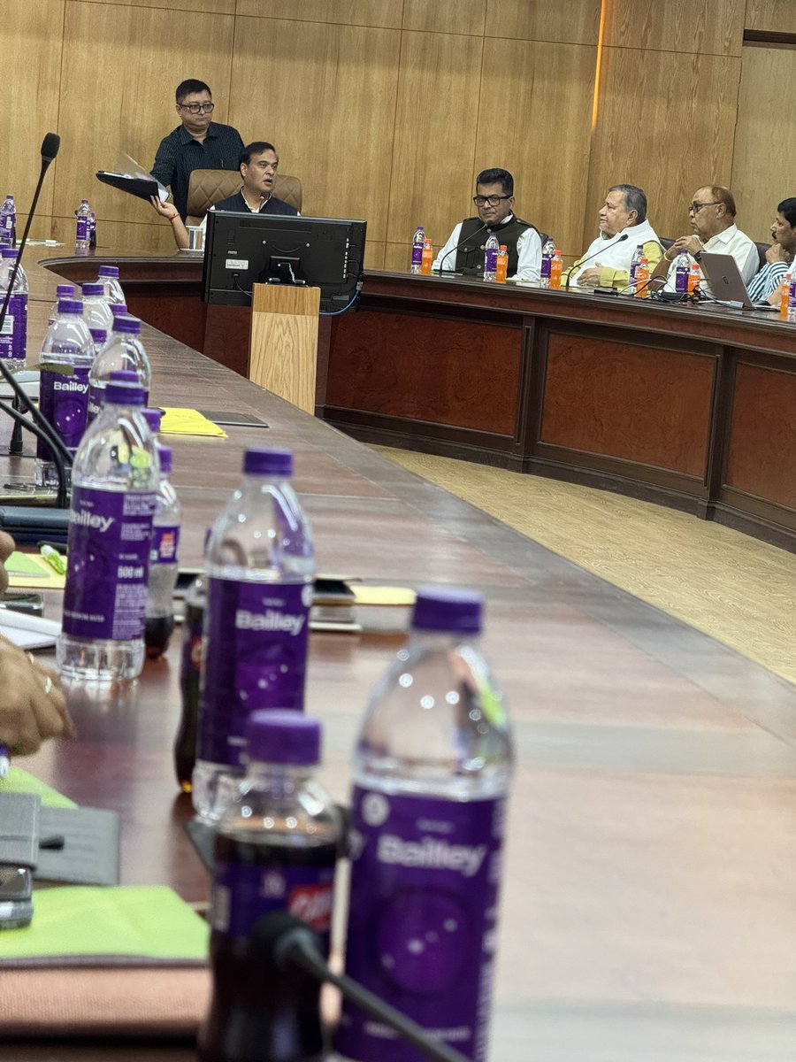 #8pm : #meeting
মাননীয় মুখ্যমন্ত্ৰী ড° হিমন্ত বিশ্ব শৰ্মাই <a href="/himantabiswa/">Himanta Biswa Sarma</a> লোকসেৱা ভৱনত অনুষ্ঠিত কৰা সভাত সতীৰ্থ বিধায়কসকলৰ সৈতে উপস্থিত আছোঁ। সভাত আগন্তুক দিনবোৰত কৰিবলগীয়া উন্নয়নমূলক কামবোৰৰ বিষয়ত আলোচনা হৈছে।