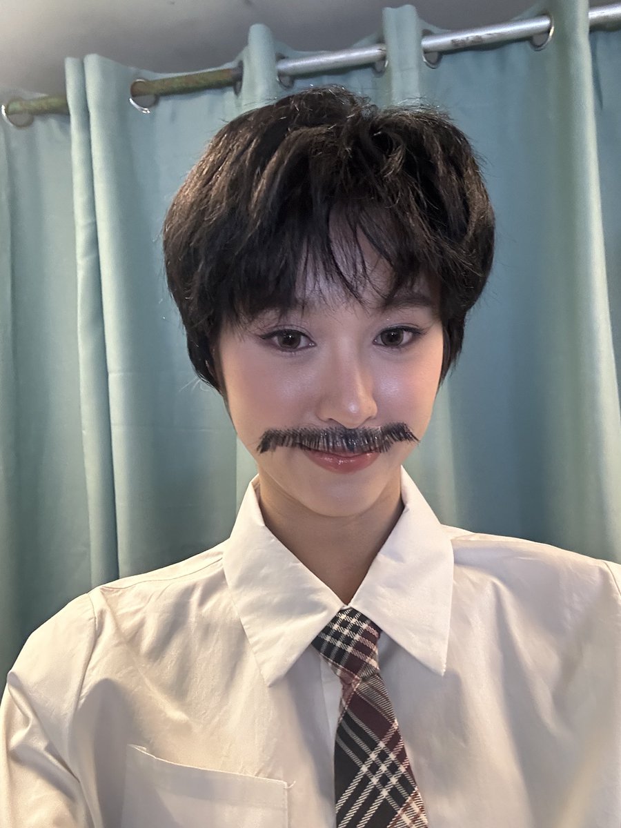 arhoungpamily's tweet image. ela é especial demais KKKKKKKKKKKKKKKKKKK
QUEENDOM THE SERIES EP11
#QueendomEP11
